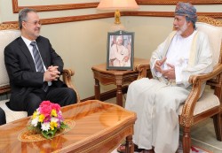 وزير الخارجية يلتقي الوزير المسؤول عن الشؤون الخارجية بسلطنة عمان