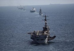 البحرية الأمريكية تطلق النار على زورق إيراني بمضيق هرمز