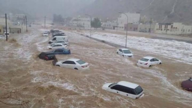 اعصار شابالا يبدأ بضرب السواحل اليمنية ويغرق منازل في سقطرى
