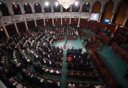 البرلمان التونسي يمنح الثقة لحكومة الحبيب الصيد