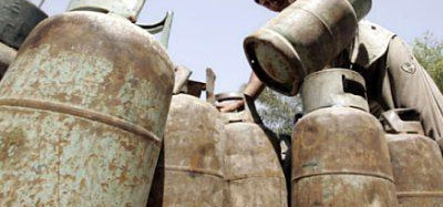 الشركة اليمنية للغاز ترجع ازمة الغاز المنزلي الى اجراء صيانة بأحد معامل الانتاج وتعد بتزويد السوق خلال 24 ساعة