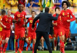 بلجيكا المتوترة تعاني من أجل الفوز على الجزائر 2-1