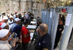 العدو الصهيوني يقرر إزالة أجهزة الكشف عن المعادن عند مدخل الحرم القدسي