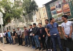 طلاب اليمن في موسكو يعتصمون لليوم الرابع للمطالبة بصرف مستحقاتهم المالية