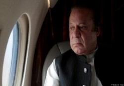  باكستان : نواز شريف يتنحى عن منصبه بعد قرار المحكمة العليا