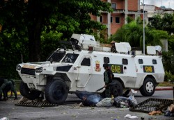 الرئيس الفنزويلي يعلن عن إحباط هجوماً إرهابياً على قاعدة عسكرية