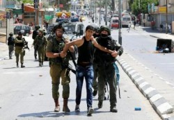 مؤسسات حقوقية : سلطات الاحتلال اعتقلت 880 مواطناً خلال الشهر الماضي 