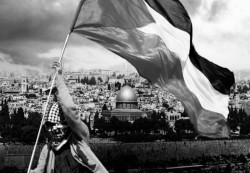 ترمب يعترف بالقدس المحتلة عاصمة لـ"اسرائيل" وردود دولية محذرة