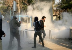 قتيلان بالرصاص خلال التظاهرات في ايران