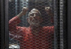 محكمة مصرية تامر بإعادة محاكمة المرشد العام لجماعة الاخوان المسلمين