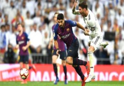 برشلونة يعيد الكرة ويقهر ريال مدريد في معقله 
