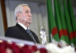 رئيس الجزائر المؤقت يتعهد بإجراء انتخابات حرة خلال 90 يوما