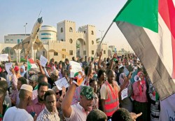 السودان: المجلس العسكري يصدر قرارات بشأن القضاء والإعلام استجابة لقوى الشارع