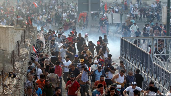 ارتفاع عدد قتلى الإحتجاجات في العراق والاضطرابات تمتد لمدينة الصدر