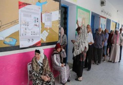 إقبال محدود على انتخابات تونس...وتصدر "النهضة"وحزب القروي 
