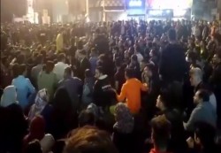 الأمن الإيراني يفتح النار على مظاهرات ضد ارتفاع أسعار الوقود