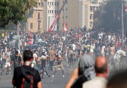 تصاعد الاحتجاجات على انفجار بيروت ومطالبات بإسقاط النظام 