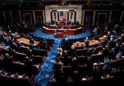 مجلس النواب الامريكي يصوت بالموافقة على اجراءات عزل ترامب والأخير يدعو للتهدئة