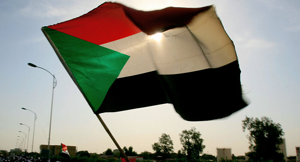 السودان يسعى لتعهدات استثمار وتخفيف أعباء ديونه في مؤتمر باريس