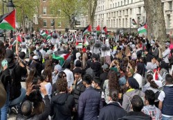 الآلاف يشاركون في تظاهرة ضخمة بلندن دعما لفلسطين والقدس وتنديدا بانتهاكات الاحتلال