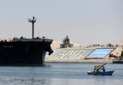  مصر: نجاح تعويم سفينة جانحة جديدة بقناة السويس