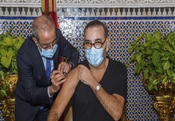 المغرب يقرر تصنيع 5 ملايين جرعة من لقاح كوفيد-19 شهريا