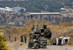 إسرائيل تجدد قصف مواقع في لبنان ردا على إطلاق 3 قذائف