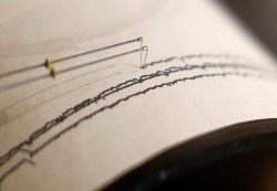 هزات أرضية في ألاسكا وهايتي وتحذير من تسونامي في الكاريبي