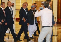مفاوض: وفد حكومي أفغاني سيلتقي ممثلي "طالبان" في قطر