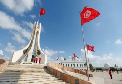 الرئاسة التونسية تنفي منع المحامين من السفر