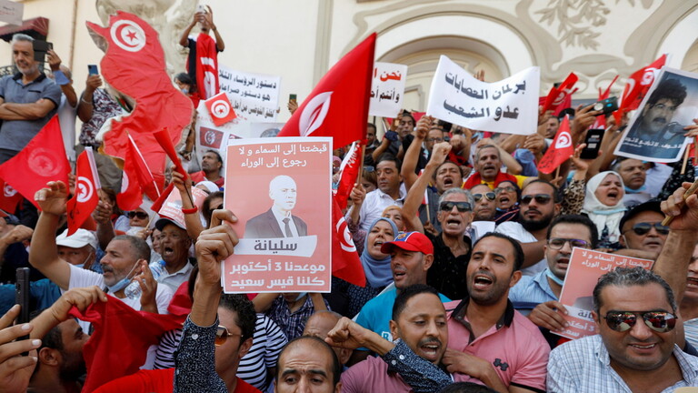 الآلاف يتظاهرون في تونس العاصمة وباقي المدن لمساندة قرارات الرئيس سعيد