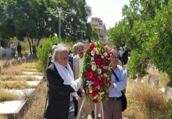 التنظيم الناصري ينظم وقفة رمزية أمام ضريحي الشهيدين إبراهيم وعبدالله الحمدي في الذكرى الـ 44 لإغتيالهما
