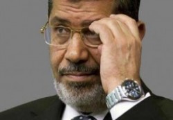 النيابة العامة تبدأ التحقيق مع مرسي على خلفية هروبه من السجن