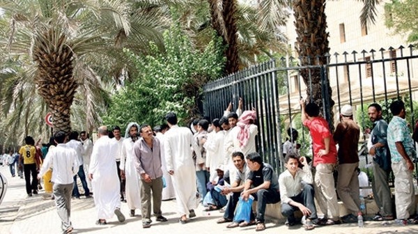 اليمن يطلب من منظمة العمل الدولية دعم العمال اليمنيين المرحلين من السعودية