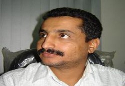 الفعاليات الإعلامية والسياسية تشيع جثمان فقيد الصحافة اليمنية حميد شحرة ظهر اليوم