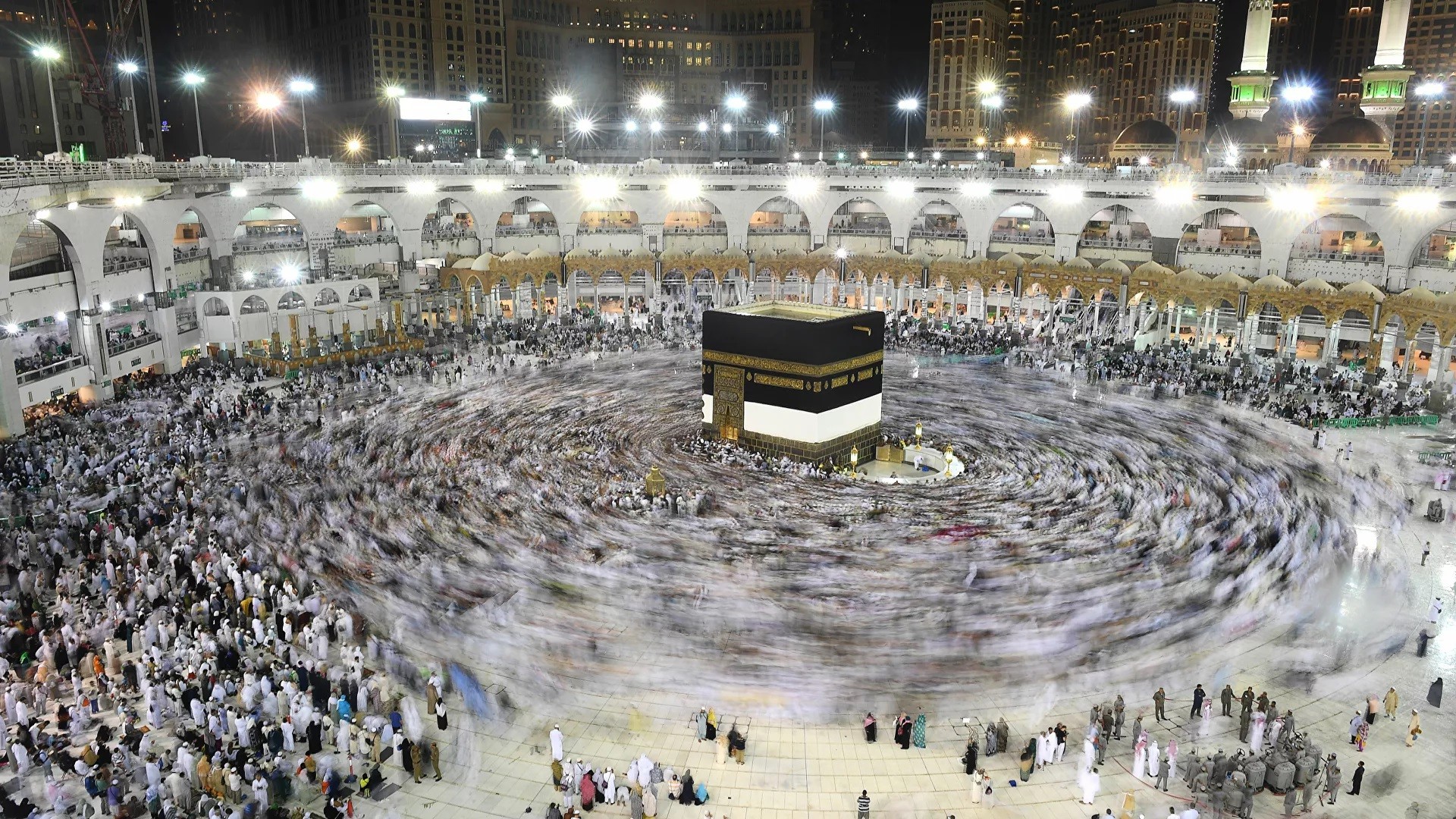 إعادة تطبيق التباعد الجسدي في الحرمين الشريفين