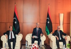 ليبيا.. حفتر يلتقي في بنغازي باثنين من أبرز منافسيه في الانتخابات الرئاسية