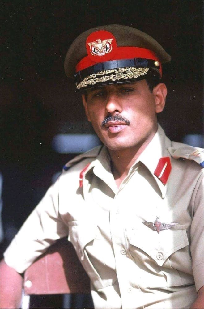 القاهرة: الإعلان عن وفاة المناضل عبدالله عبدالعالم القائد الأسبق لقوات المظلات في الجيش اليمني