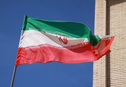 واشنطن تعيد إعفاءات على برنامج إيران النووي السلمي بعد أن ألغتها إبان حكم ترامب