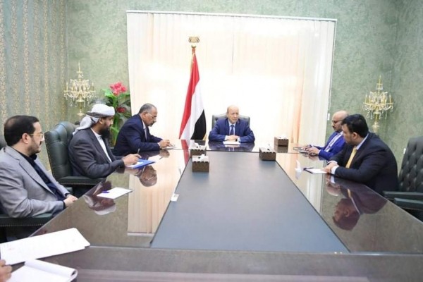 المجلس الرئاسي يشدد على ضرورة رفع الحوثيين الحصار على تعز وبقية المدن اليمنية