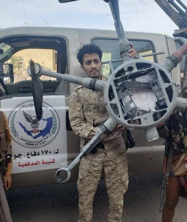 القوات الحكومية تسقط طائرة مفخخة للحوثيين في تعز