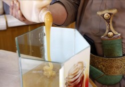 اللجنة الدولية للصليب الأحمر: إنتاج العسل في اليمن مهددٌ بالنضوب
