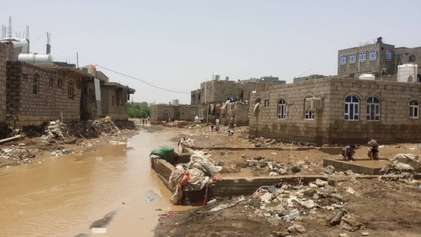 احصائية رسمية : أكثر من ألفي مأوى للنازحين تضررت بسبب سيول الأمطار بمأرب