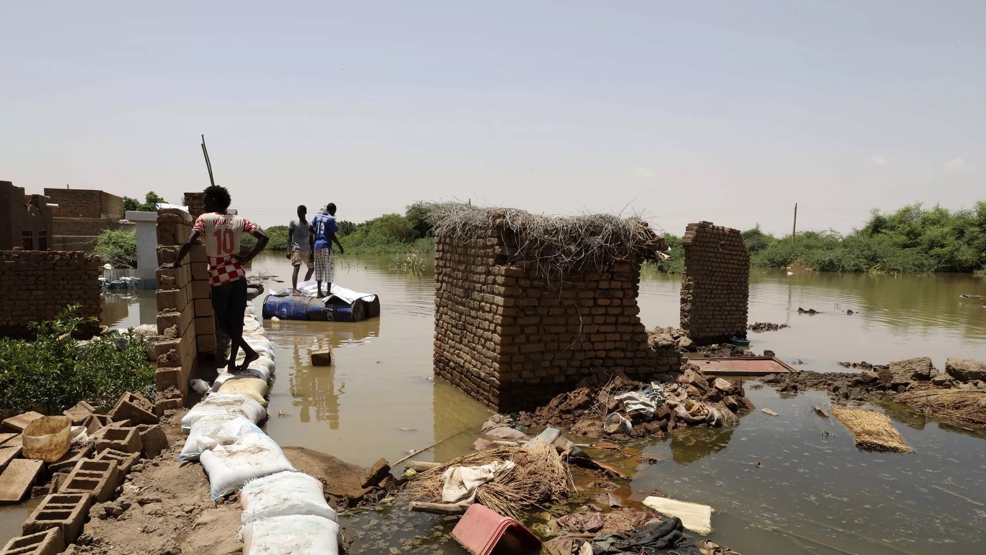 الجيش السوداني يتدخل لمساعدة المتأثرين بالسيول والأمطار في ولاية الجزيرة