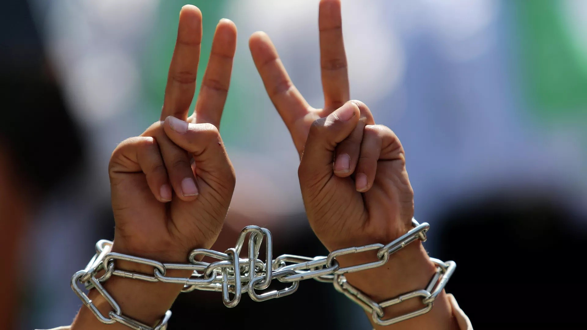 الرئاسة الفلسطينية تحذر من قمع الأسرى في السجون "الإسرائيلية"