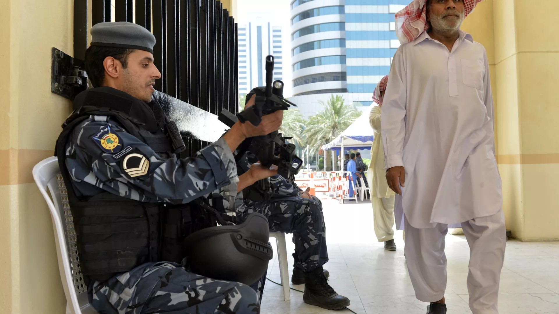 الشرطة الكويتية تضبط باحثا نفسيا يهرب المخدرات للسجناء