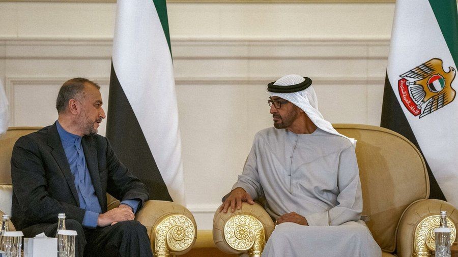 الإمارات تعيد سفيرها إلى طهران بعد ٦ سنوات من التخفيض الدبلوماسي مع ايران