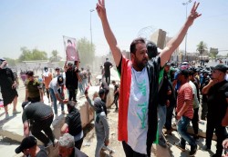 حظر التجول الشامل في بغداد بعد اقتحام أنصار مقتدى الصدر للقصر الجمهوري