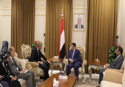 وزير الخارجية يبحث مع المبعوث الأممي مخاطر التصعيد العسكري للحوثيين