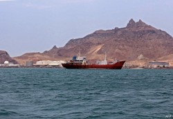 الحكومة اليمنية تحذر من هجمات الحوثيين على موانئ تصدير النفط